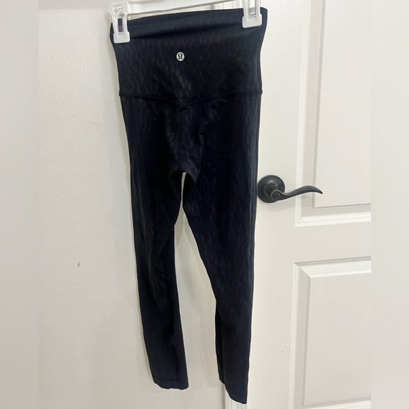 Lulu lemon pants with light print - Picture 2 of 2